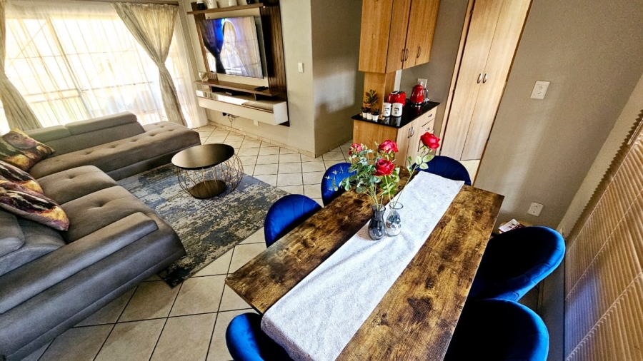 3 Bedroom Property for Sale in Safari Gardens North West